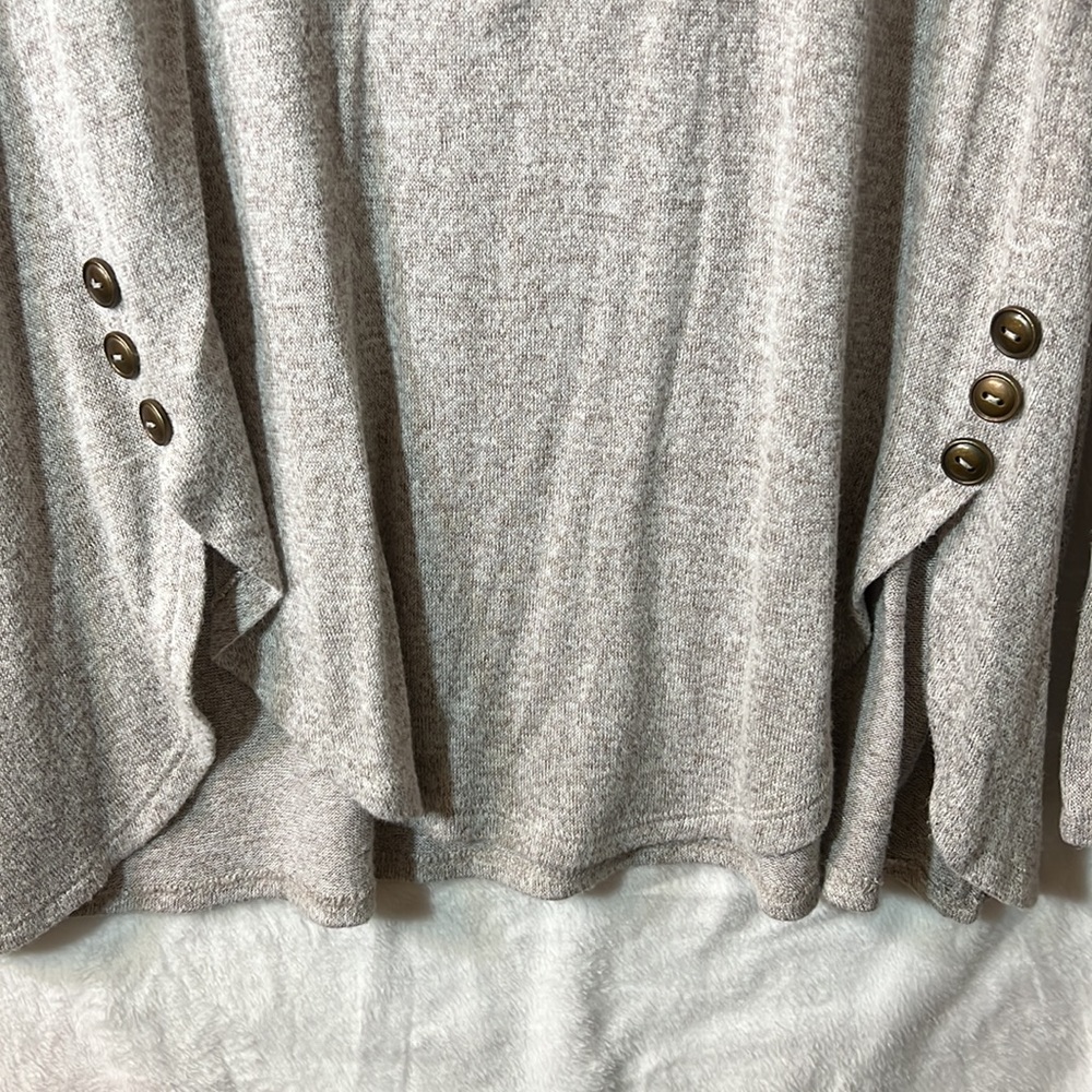 Gray tunic - Picture 2 of 3